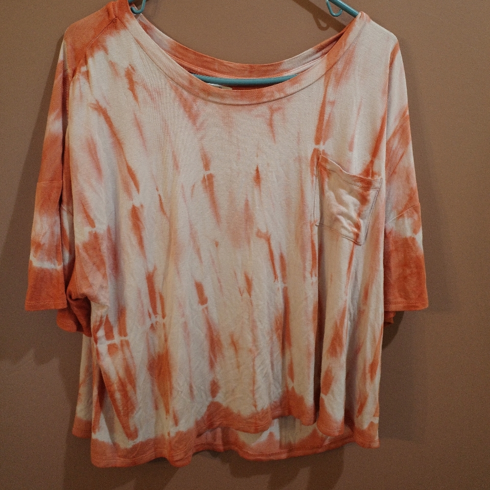 Flowy orange and white tie dye T-Shirt